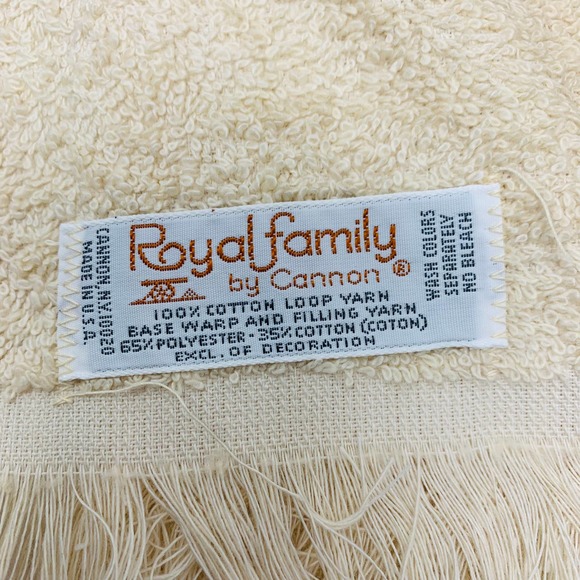 Royal Family by Cannon Hand Towel Embroidered Trim Lace Cream Set Of 2 NEW - Picture 2 of 2